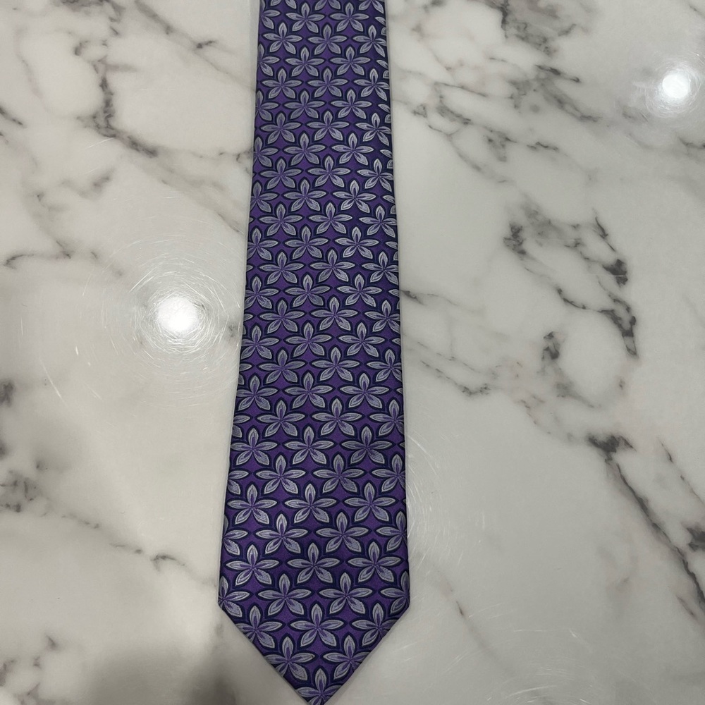 Elegant Purple and White Geometric Silk Ties